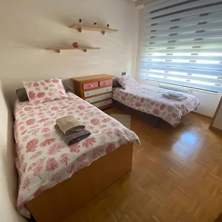 Amplio Con Todas Comodidades En Lejlighed Oviedo